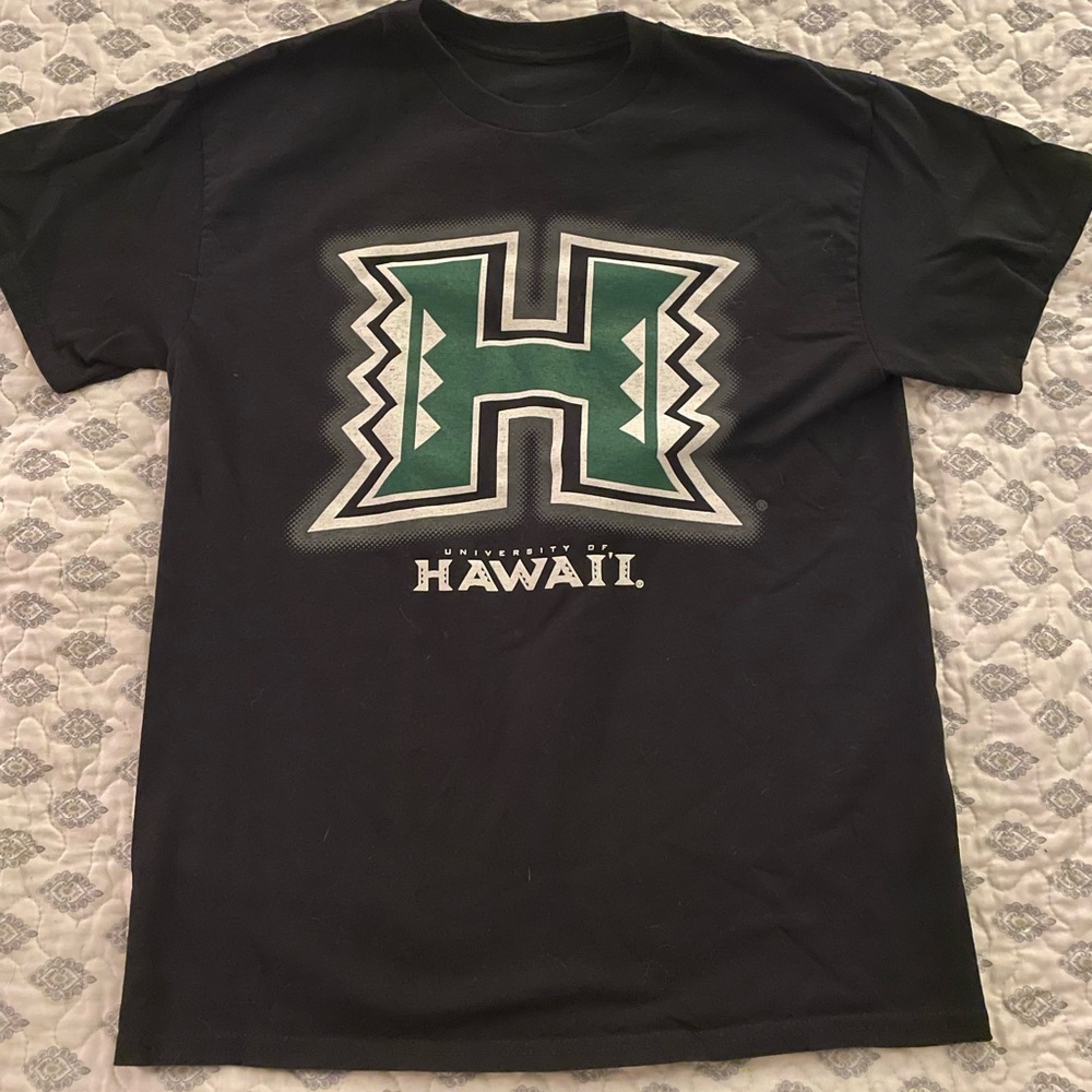 Free with any Purchase - University of Hawaii tee shirt, Men’s Small